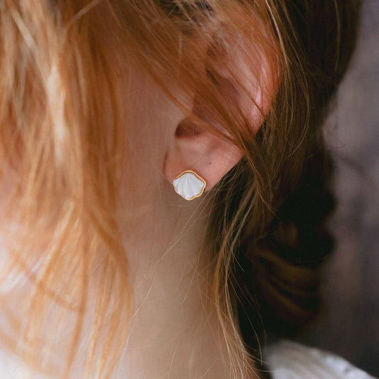 Shell Pearl Earrings