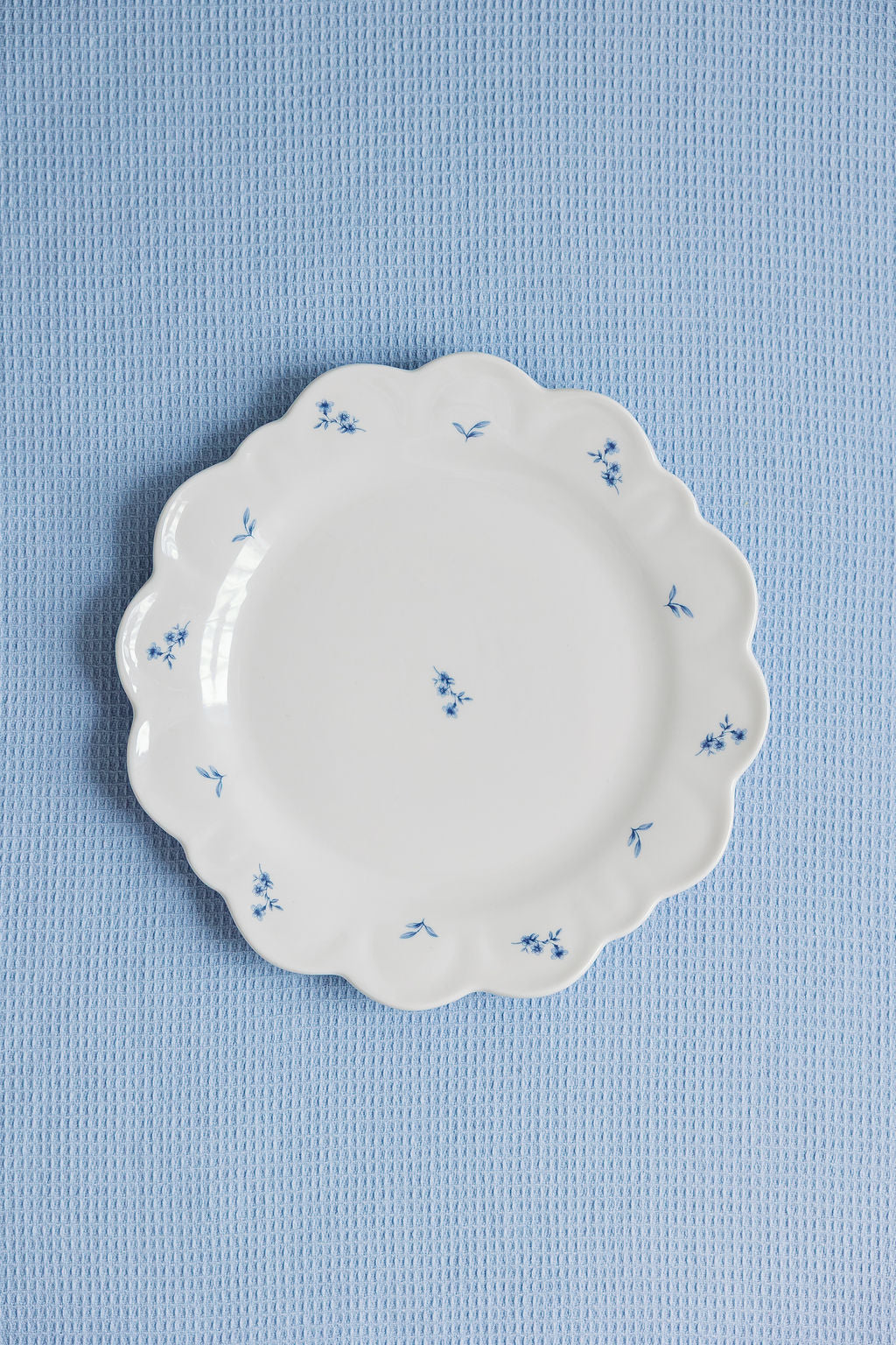 Scalloped Bluebell Dessert Plate