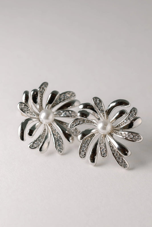 The Pearl Burst Studs - Mellow