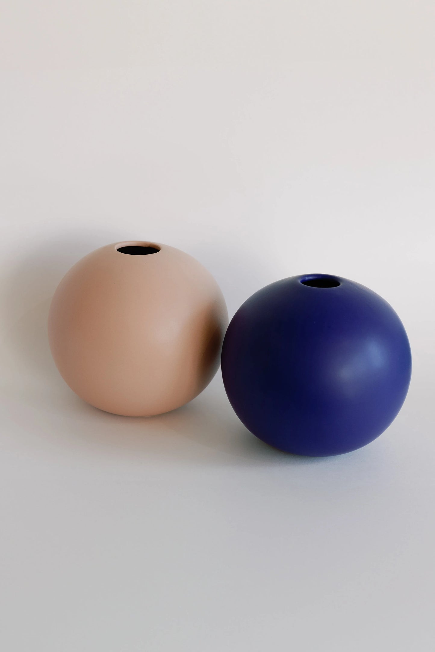 Orb Vase -Medium - Mellow