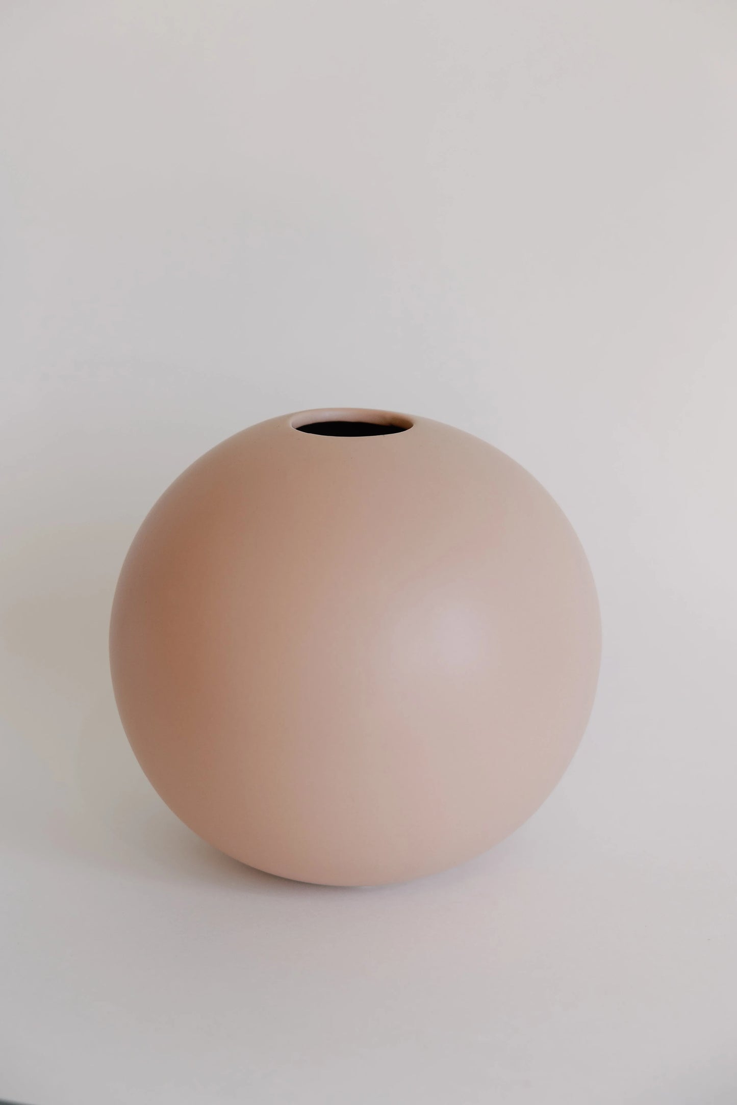 Orb Vase -Medium - Mellow