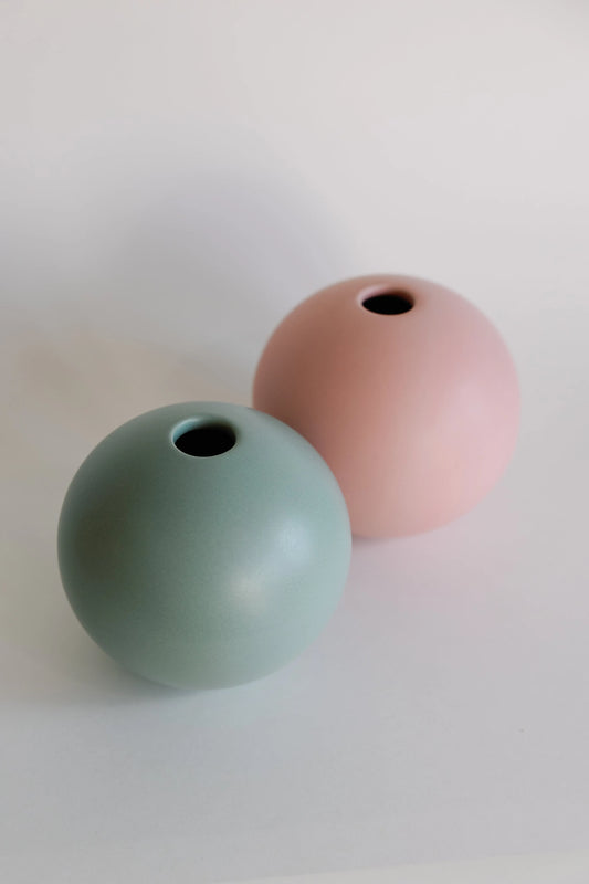 Orb Vase -Medium - Mellow