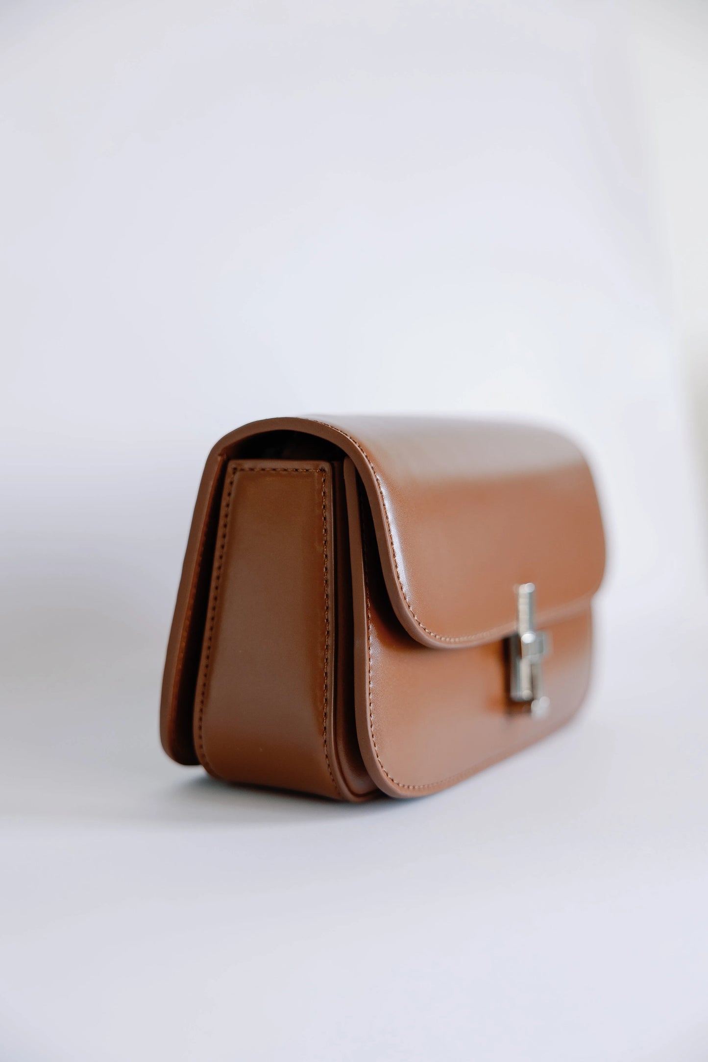 T-Bar Leather Clutch - Mellow