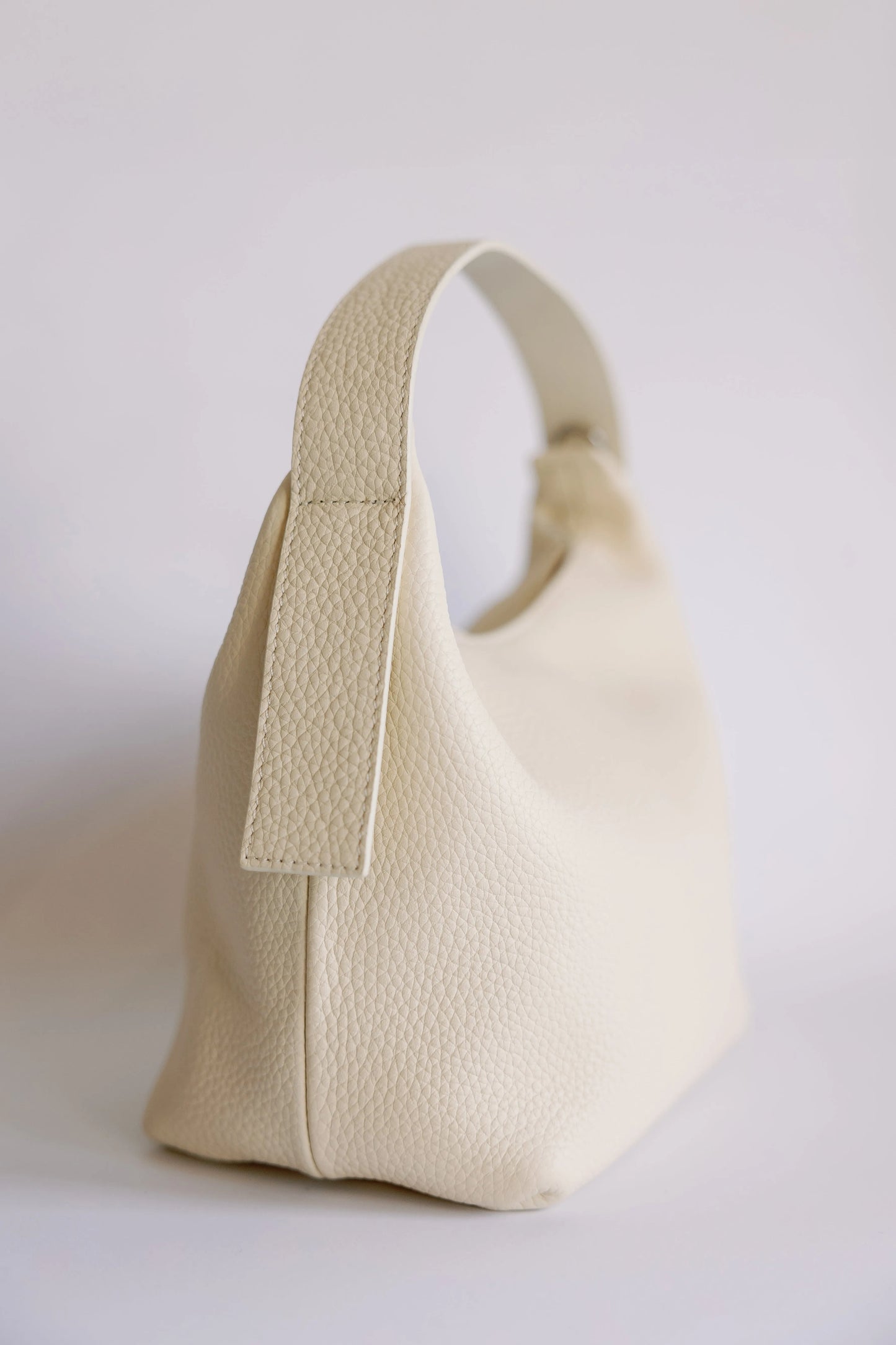 The Pebbled Leather Hobo - Mellow