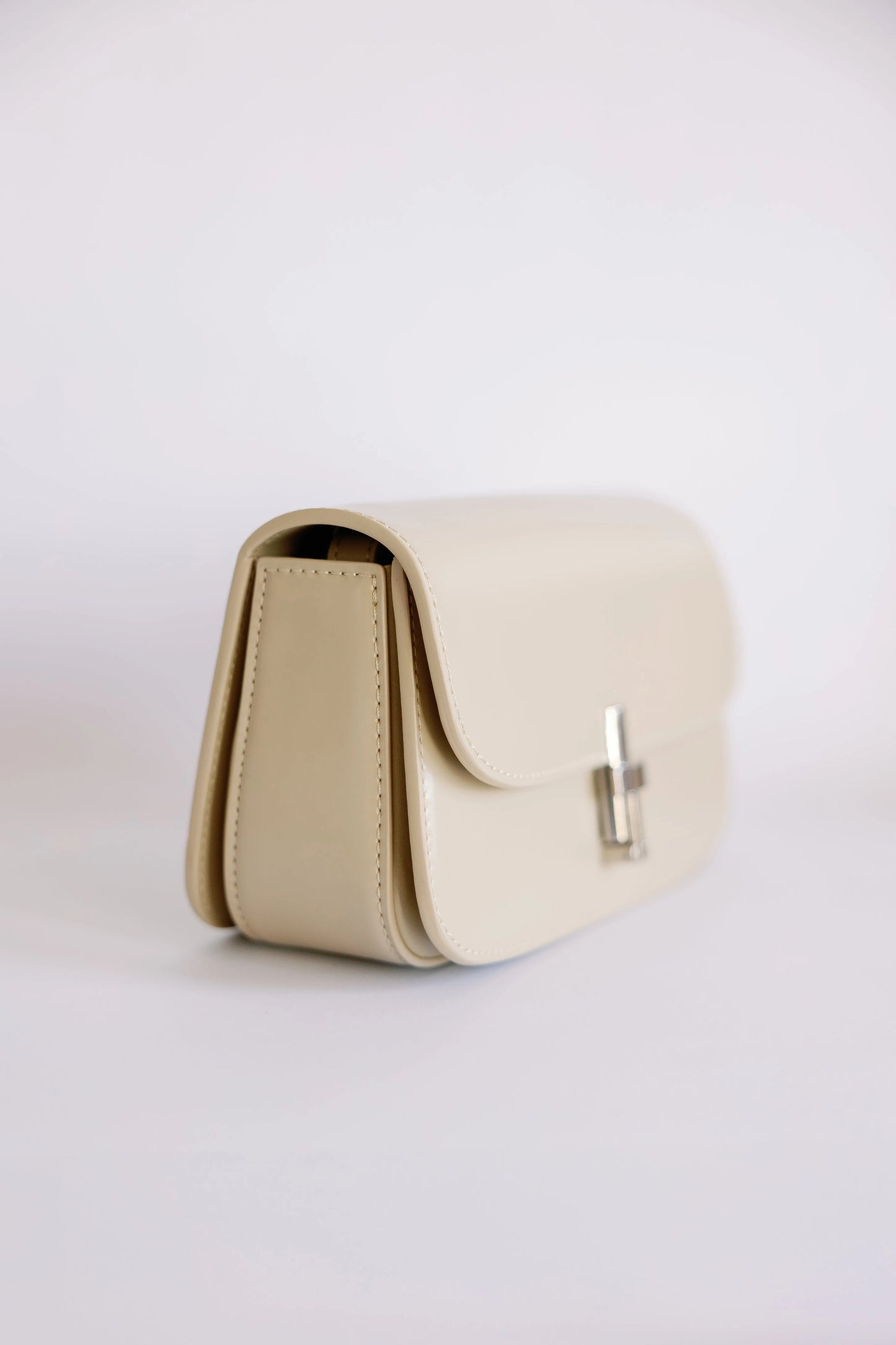 T-Bar Leather Clutch - Mellow