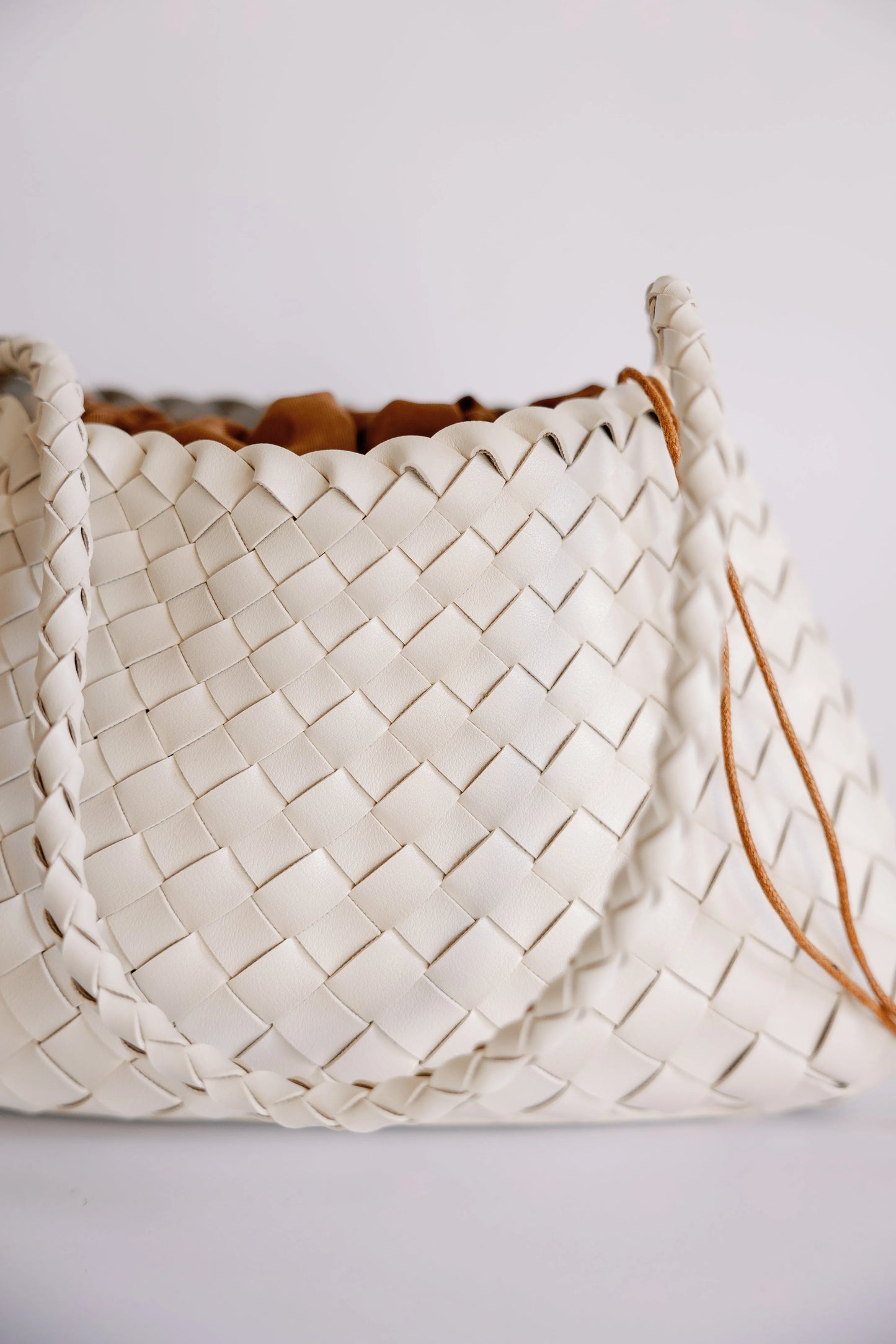 The Woven Leather Clutch - Mellow