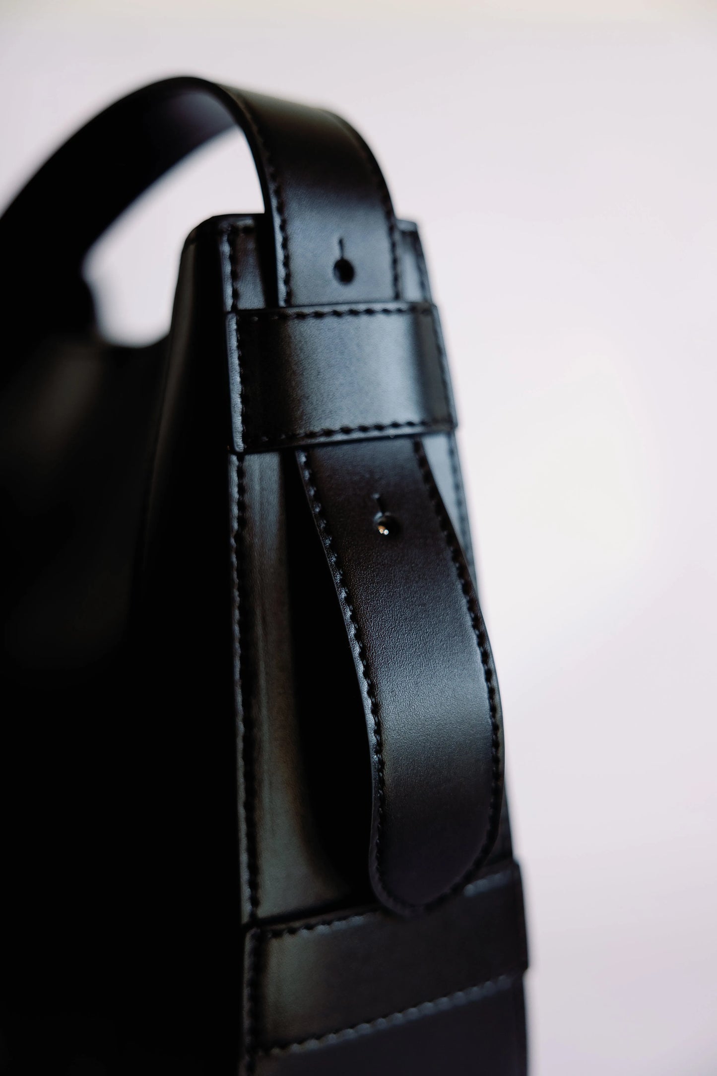 The Curved Saddle Bag - Mellow