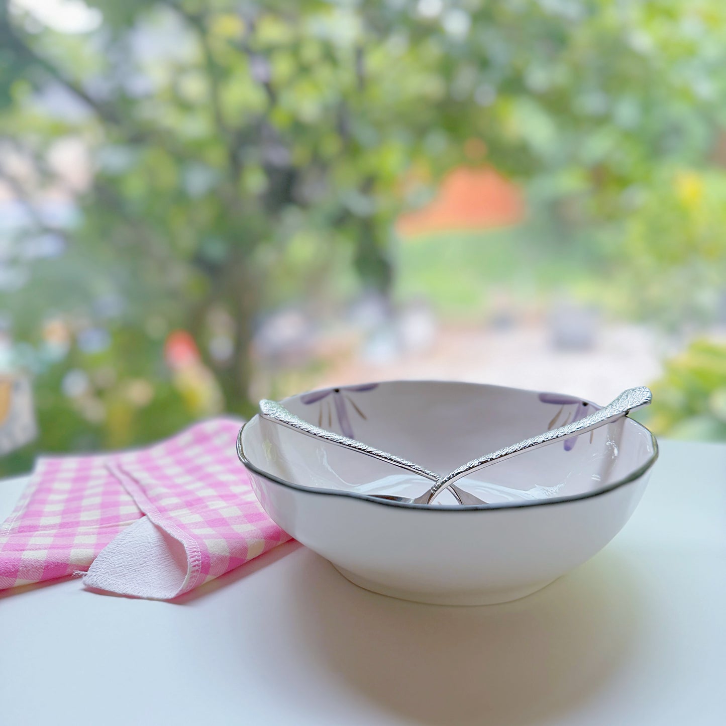 Sculpted Orchid Porcelain Serving Bowl, Set of 4