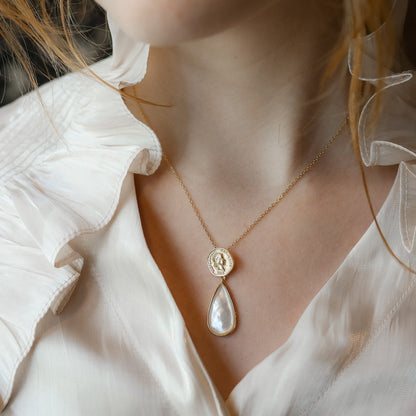 Classic Pearl Pendant Necklace