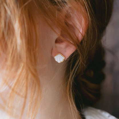 Shell Pearl Earrings