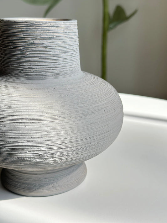 Cocoon Vase - Mellow
