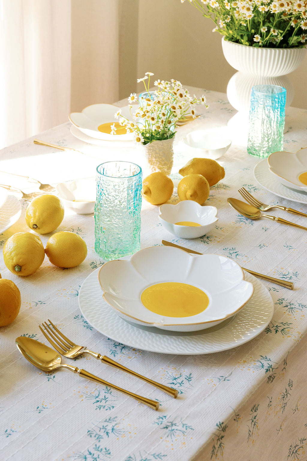 Floral Plates, Sets of 4 — Porcelain Ceramic Dinnerware – Mellow