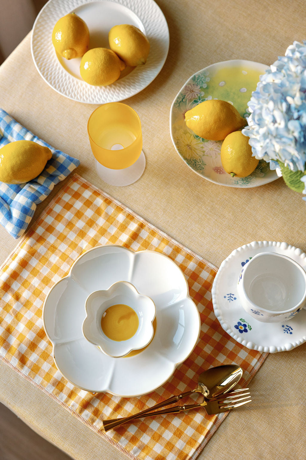 Daisy Bloom Porcelain Salad Plates, Set of 4