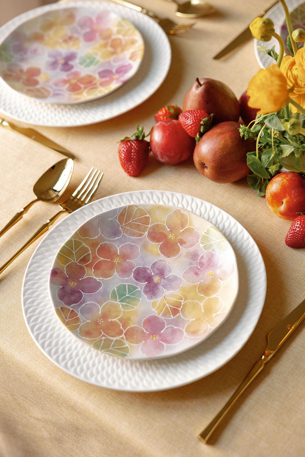 Floral Plates, Sets of 4 — Porcelain Ceramic Dinnerware – Mellow
