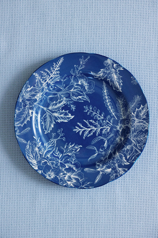 Coastal chinoiserie blue and white porcelain dinner plate with cobalt floral pattern, set of 4
