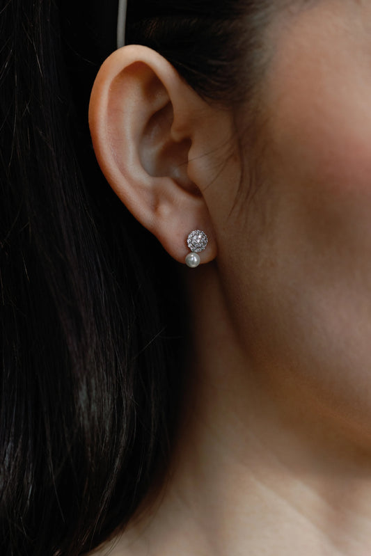 The Starlight & Pearl Studs - Mellow