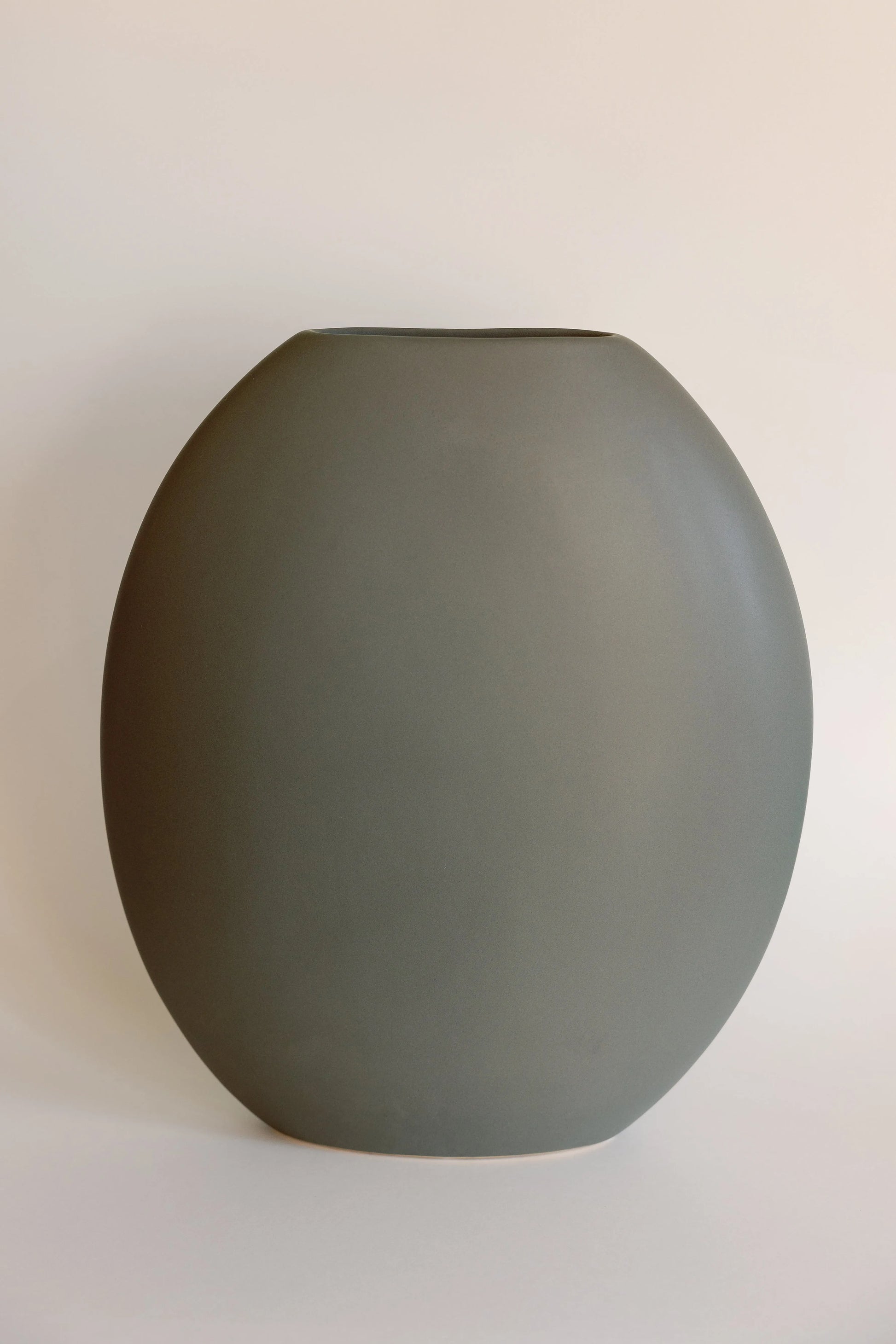 Pebble Vase - Mellow