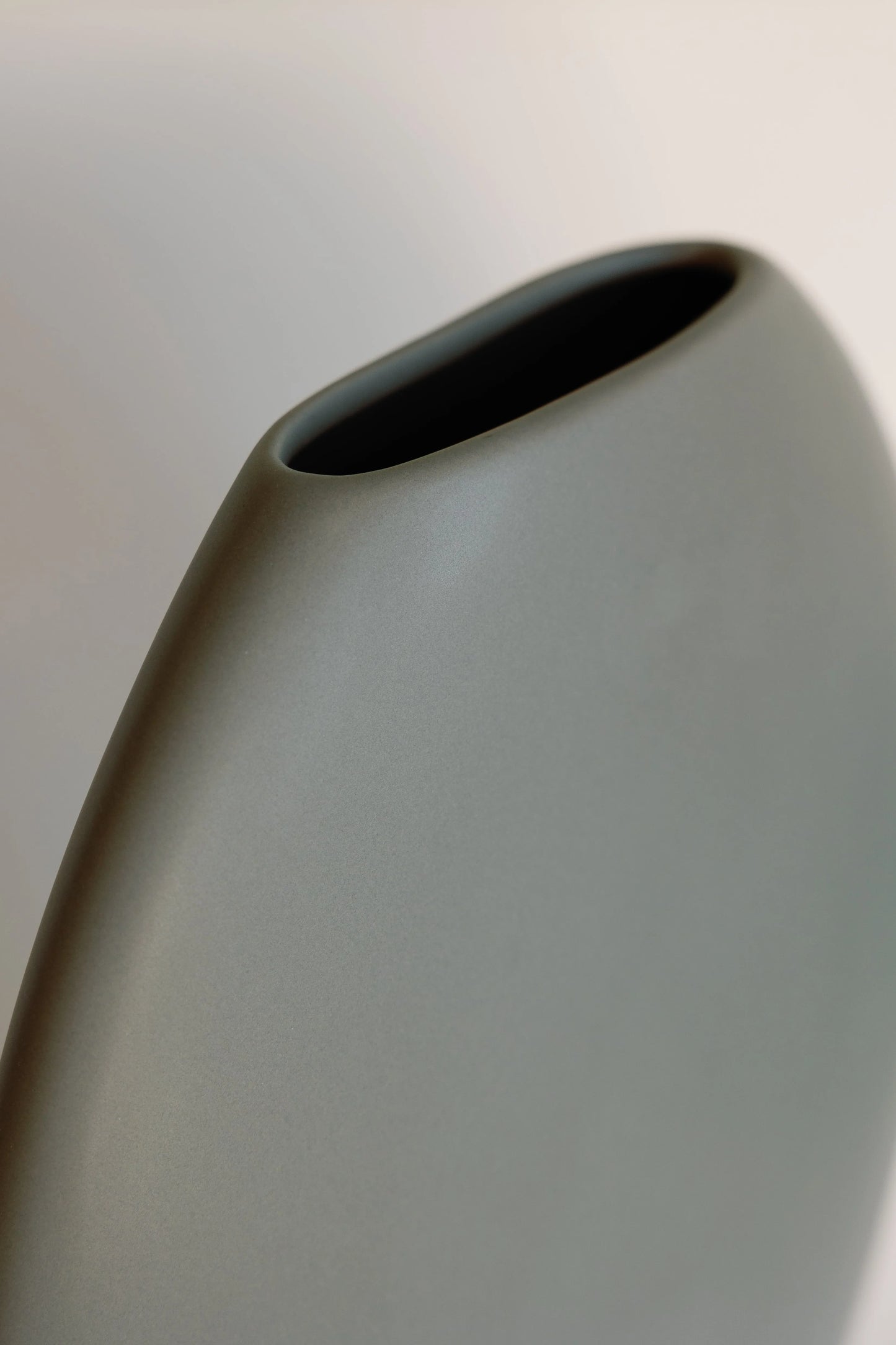 Pebble Vase - Mellow