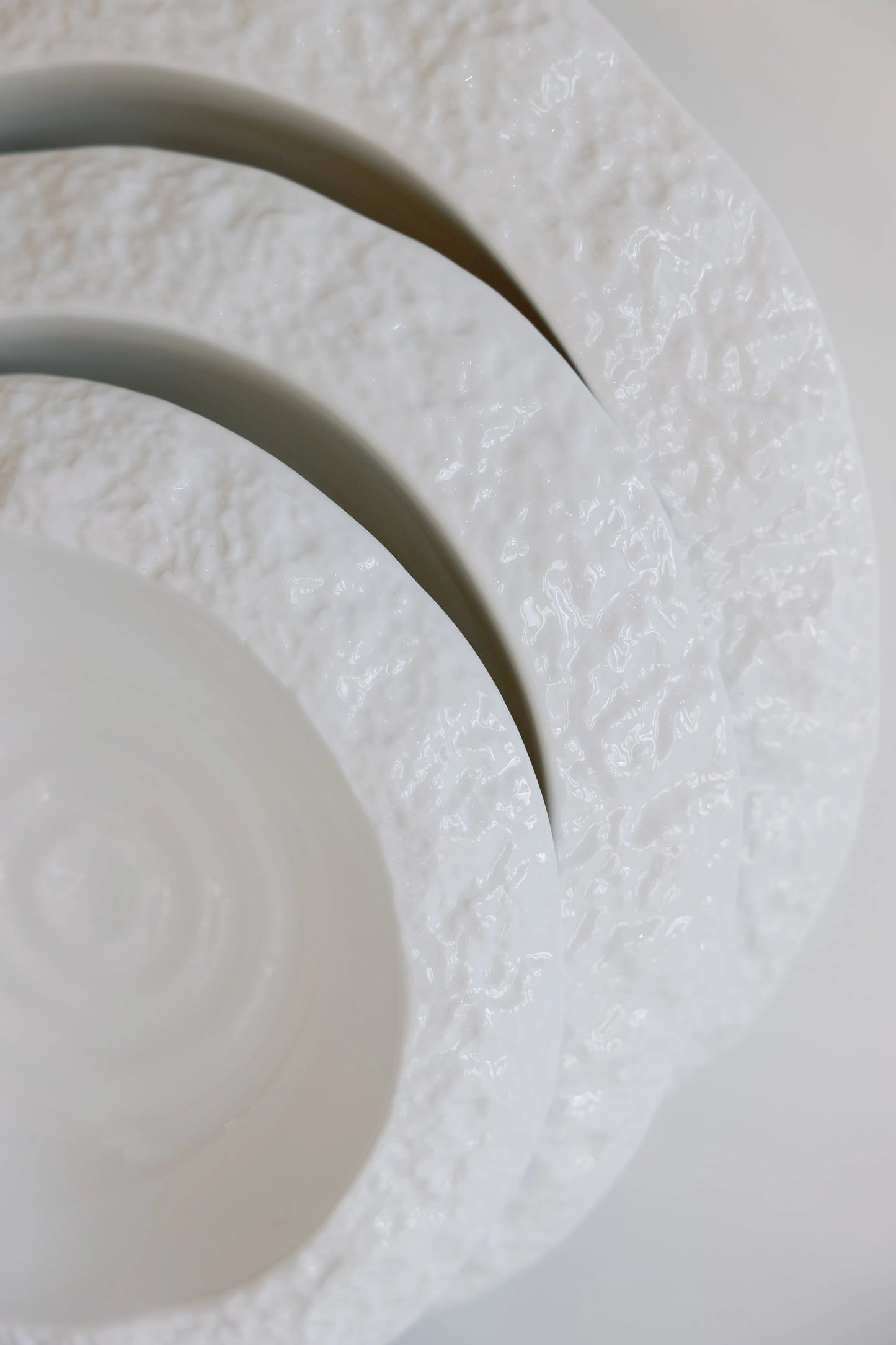 Frost Rim Plates - Mellow