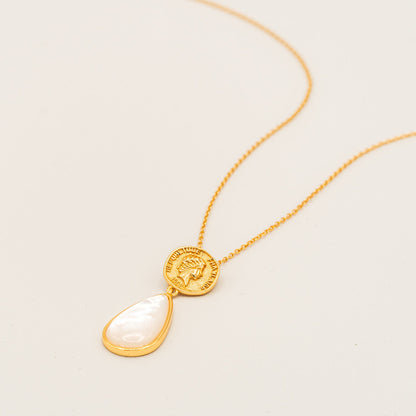 Classic Pearl Pendant Necklace